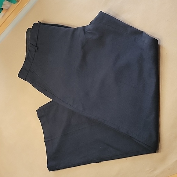 Calvin Klein Size 34x33 Navy Blue Trousers. Gently Used Condition. - Picture 1 of 12